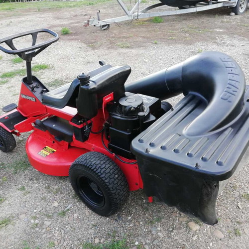 Snapper lawn tractor like new, 14 Hp, 150-liter grass catcher