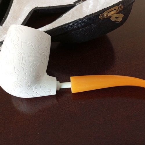 Meerschaum pipe new, hand-carved with floral design