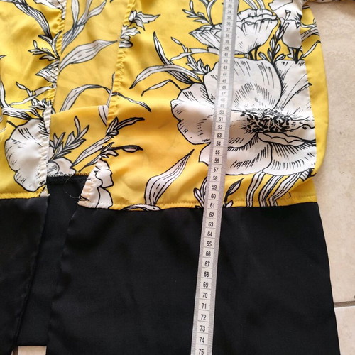 Floral kimono like new, yellow with black details