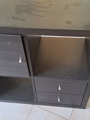 Kallax Ikea μεταχειρισμένο με 2 συρτάρια και ντουλαπάκι