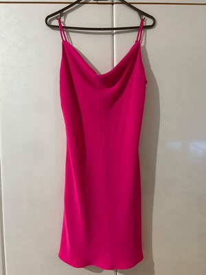 River Island fuchsia dress like new, adjustable straps, belt