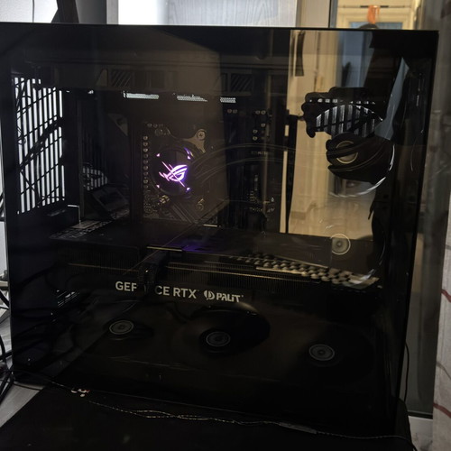 Gaming PC like new with AMD Ryzen 7 7800X3D and RTX 4070 Ti SUPER