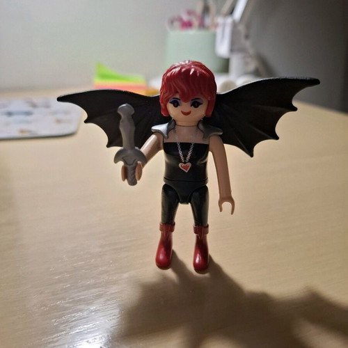 Playmobil figure woman bat like new