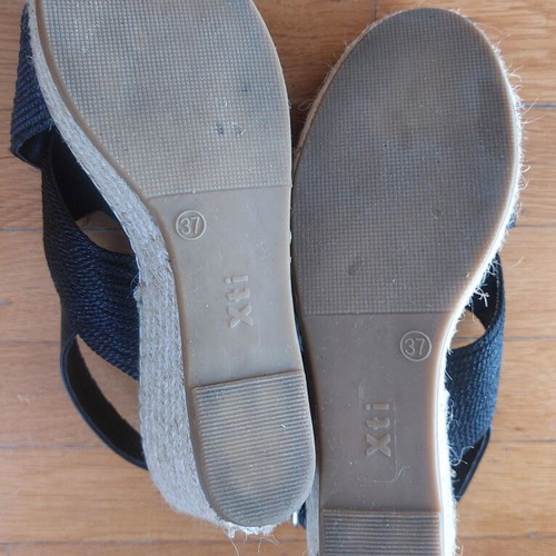 Xti women's black platform sandals size 37 lightly used