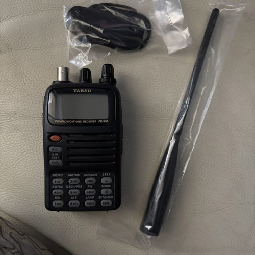 Yaesu VR-500 Communications Receiver like new