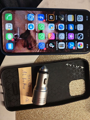 iPhone 512GB like new, black with car charger and two cases