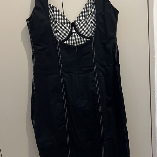Dress like new with nice bust, black and white