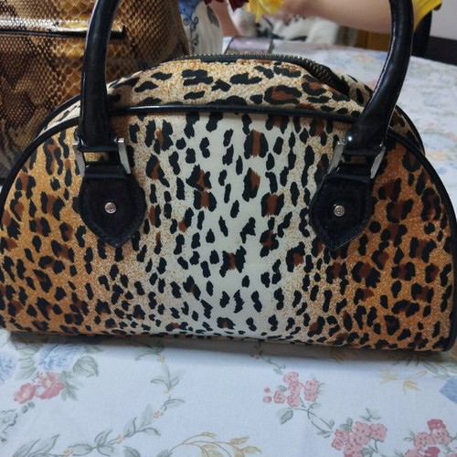Leopard print handbag like new, multicolor