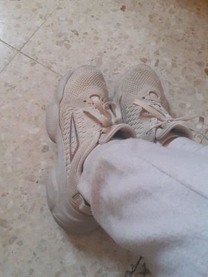 Γυναικεία sneakers FILA Memory Musha μεταχειρισμένα, μπεζ, 39