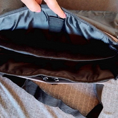 Essential Rx Pack laptop messenger bag like new, gray-black