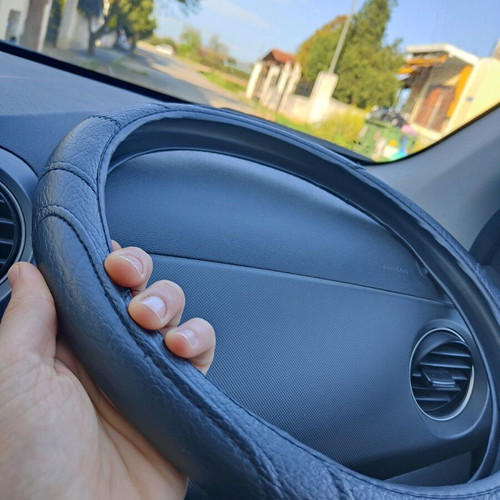Steering wheel cover like new