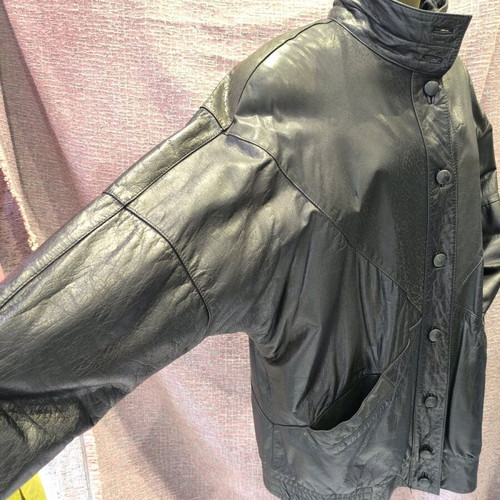 Women's vintage leather jacket with batwing sleeves XL used, black