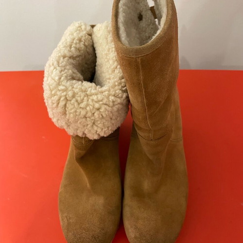 Ugg authentic boots used, size 38, tan with ecru fur