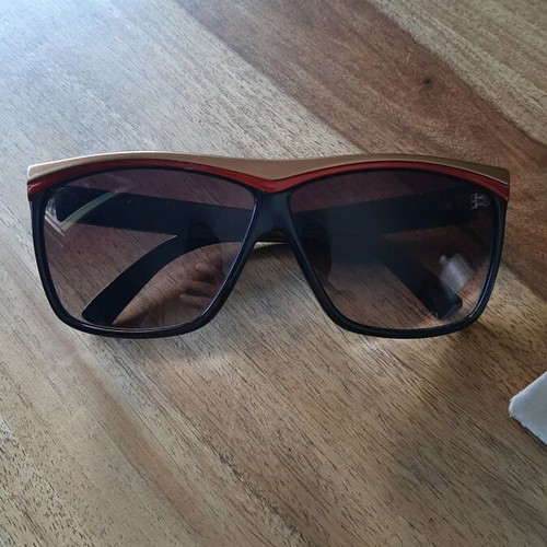 Von Zipper Giggles sunglasses like new, black