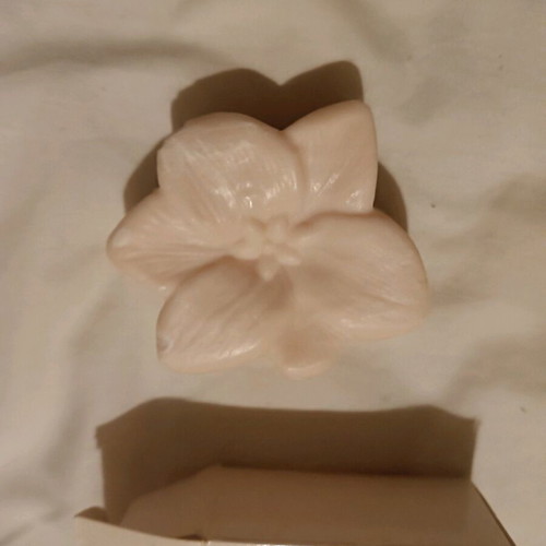 Oriflame soap new flower-shaped 100 gr