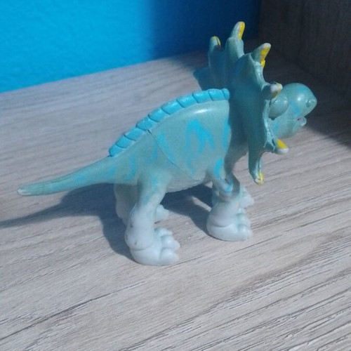 Dinosaur Figures set of 3 used, vintage style plastic rubber