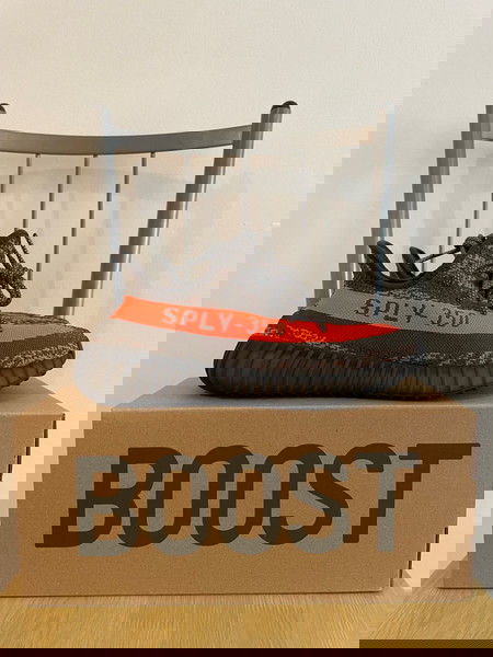 Adidas Yeezy Boost 350 V2 Carbon Beluga | EU 40