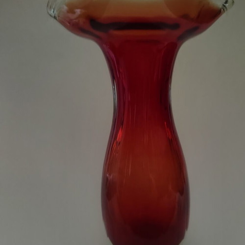 Flower vase 17cm red-orange with flower-shaped rim, like new