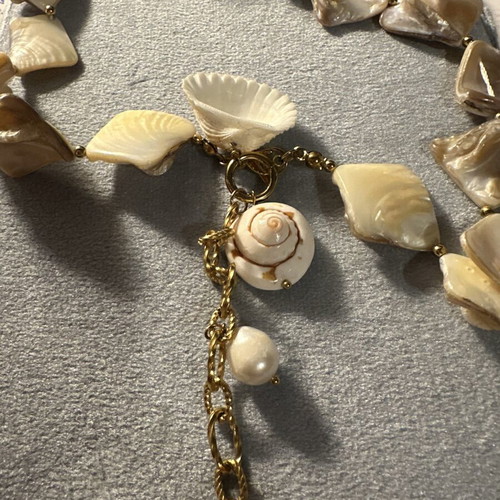 Summer Shell Necklace with Mother of Pearl and Starfish like new