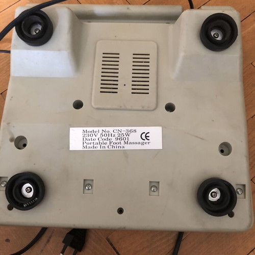 Electric vibrating foot massager like new, suitable for diabetics