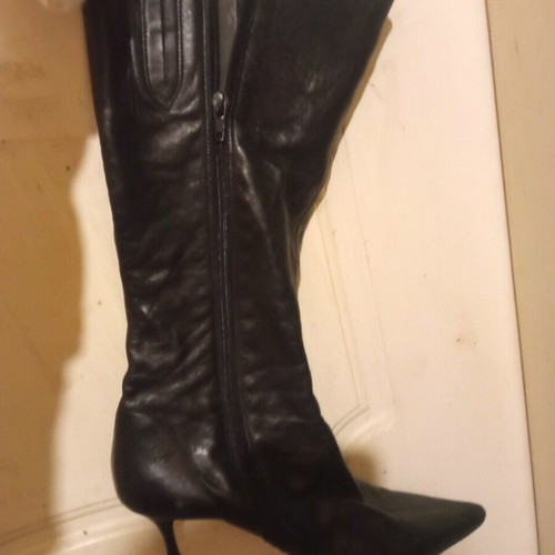 Black boots like new, size 38