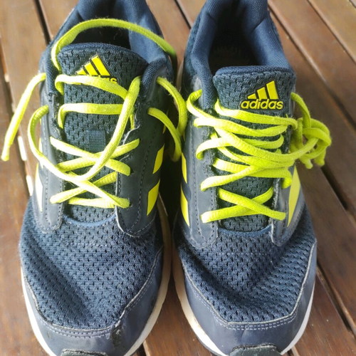 Adidas sports shoes 38.5 like new