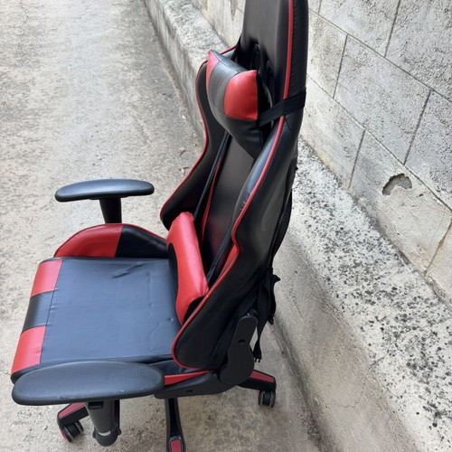 Ergonomic Gaming Office Chair like new, black and red