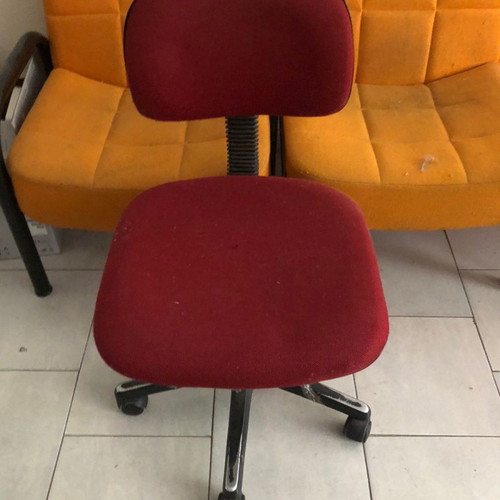 Office chair rotating used with 3 wheels
