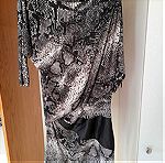  Μαυρόασπρο φόρεμα σχέδιο φίδι με ασύμμετρους ώμους