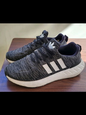 Adidas women's athletic shoes like new, size 38, black and white