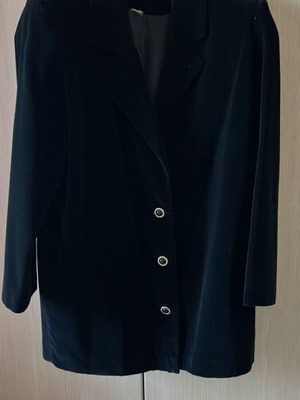 Βελούδινο blazer vintage μαύρο σαν καινούργιο με χρυσά κουμπιά