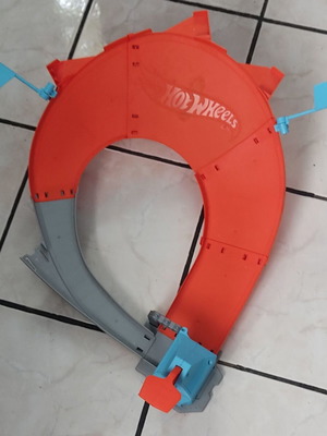 Hot Wheels track used in excellent condition