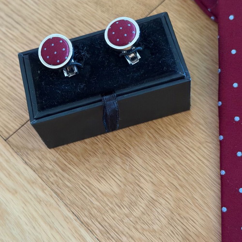 Tie and cufflinks set like new, red and blue
