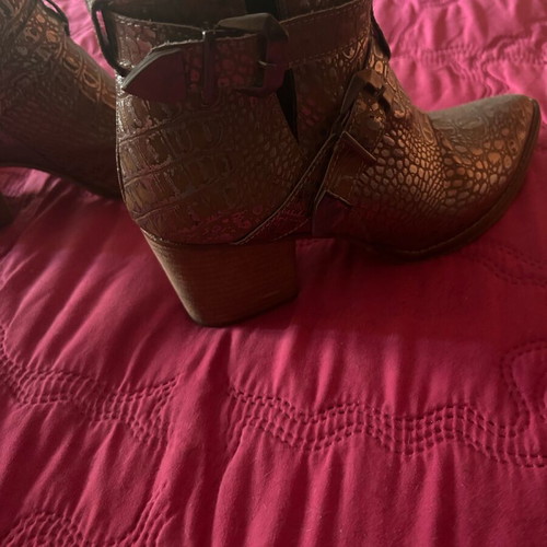Booties gold metallic like new, size 39
