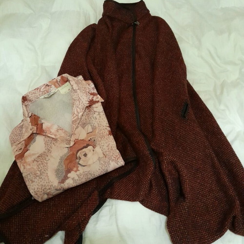 Jacket coat like new, blouse gift included