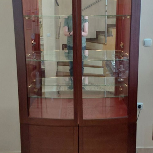 Showcase with internal lighting like new