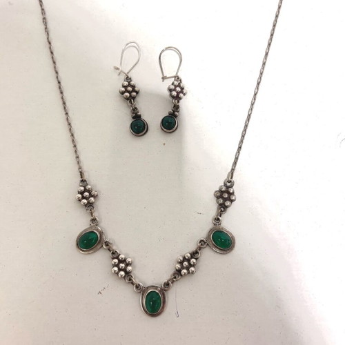 Silver 925 jewelry set used with earrings and necklace with malachite stones