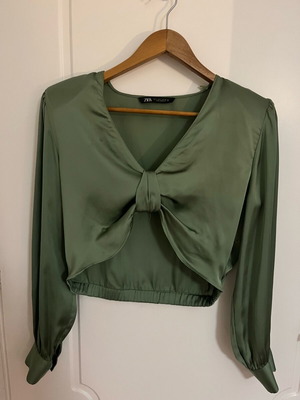 Zara pale green satin top like new with knot and white buttons