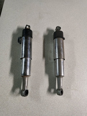 Honda GLX shocks used, genuine with broken tab