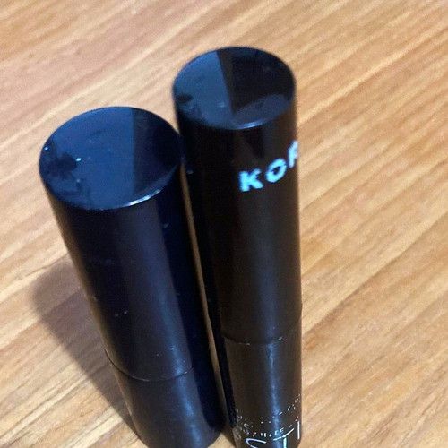 Flash sale! 2 Korres lipsticks - one price!