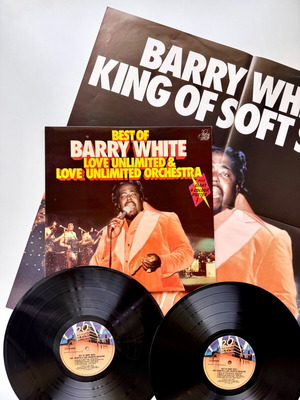 Barry White Best Of 2xLP near mint with poster