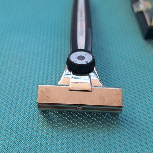 Schick Dial Single-Edge Razor Adjustable like new