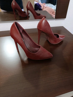 GoGo Shoes burgundy pumps like new, size 36, heel height 11.5 cm