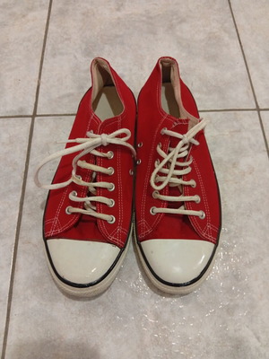 Canvas shoes used, size 42-42.5, red