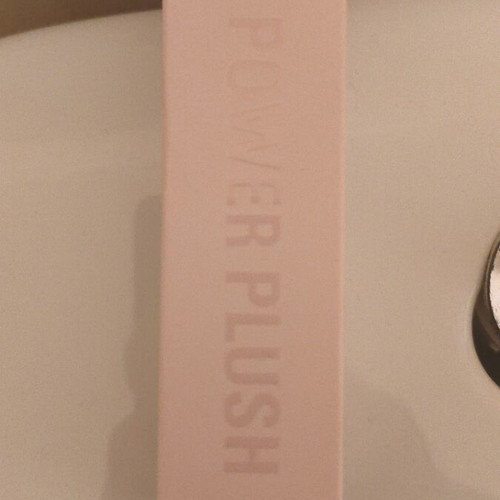 Kylie Cosmetics Power Plush Longwear Foundation Shade 1N like new