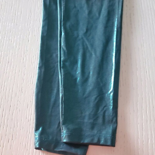 Women's shiny Oysho small leggings used green