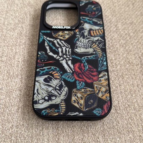 Mobilfox case for iPhone 15 Pro like new