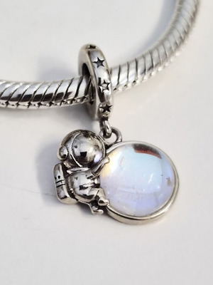 Astronaut charm with moonstone silver new