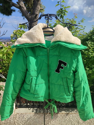 Women's bomber jacket new, size M, green with fur collar