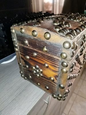 Ξύλινο σεντούκι